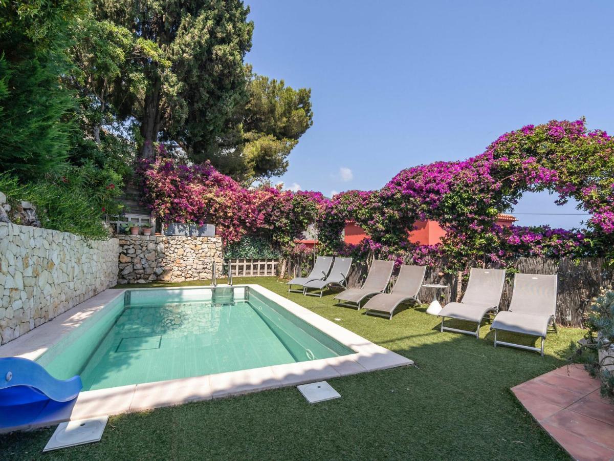 Villa With Private Pool And Sublime Views Эз Экстерьер фото