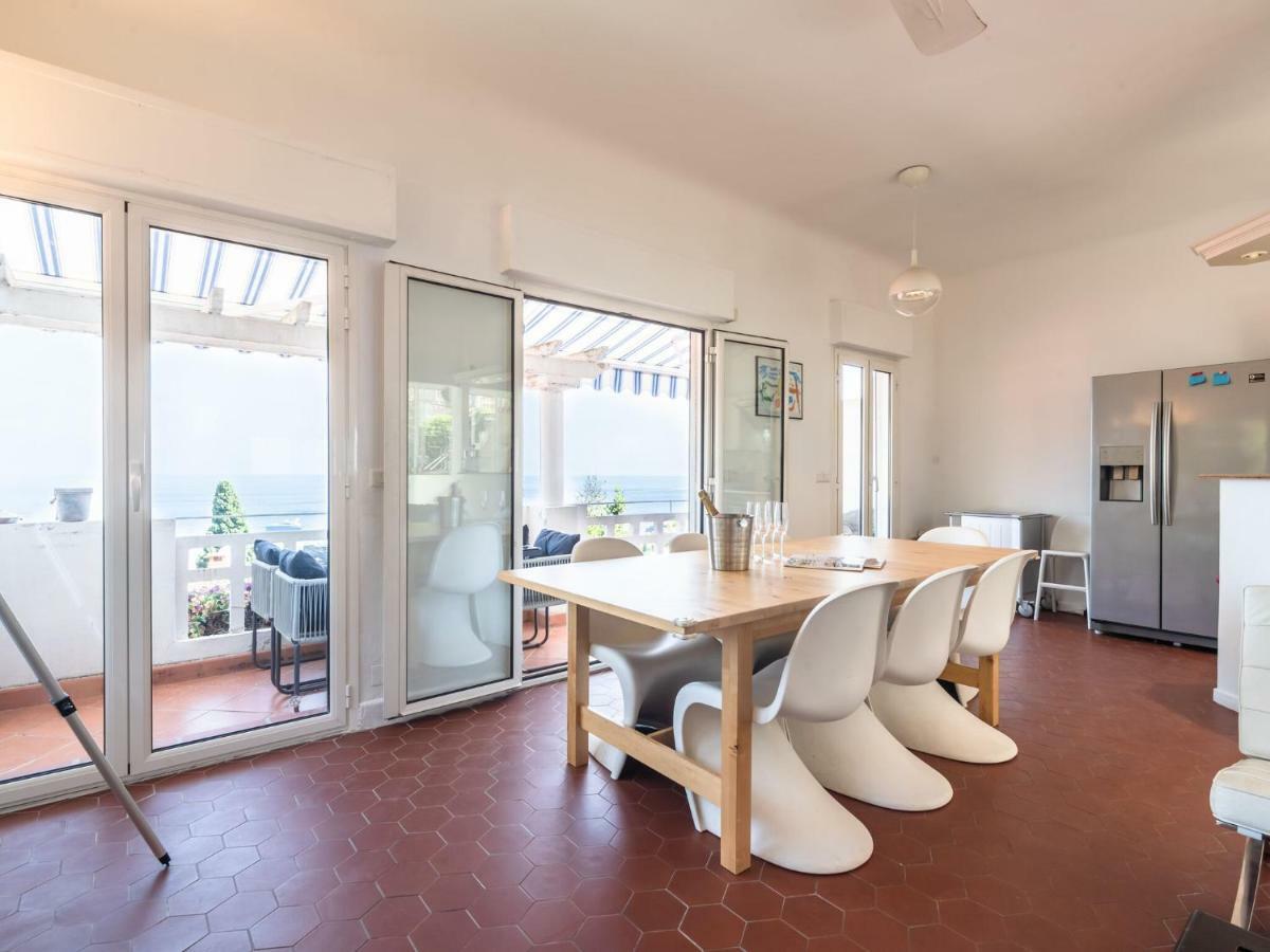 Villa With Private Pool And Sublime Views Эз Экстерьер фото