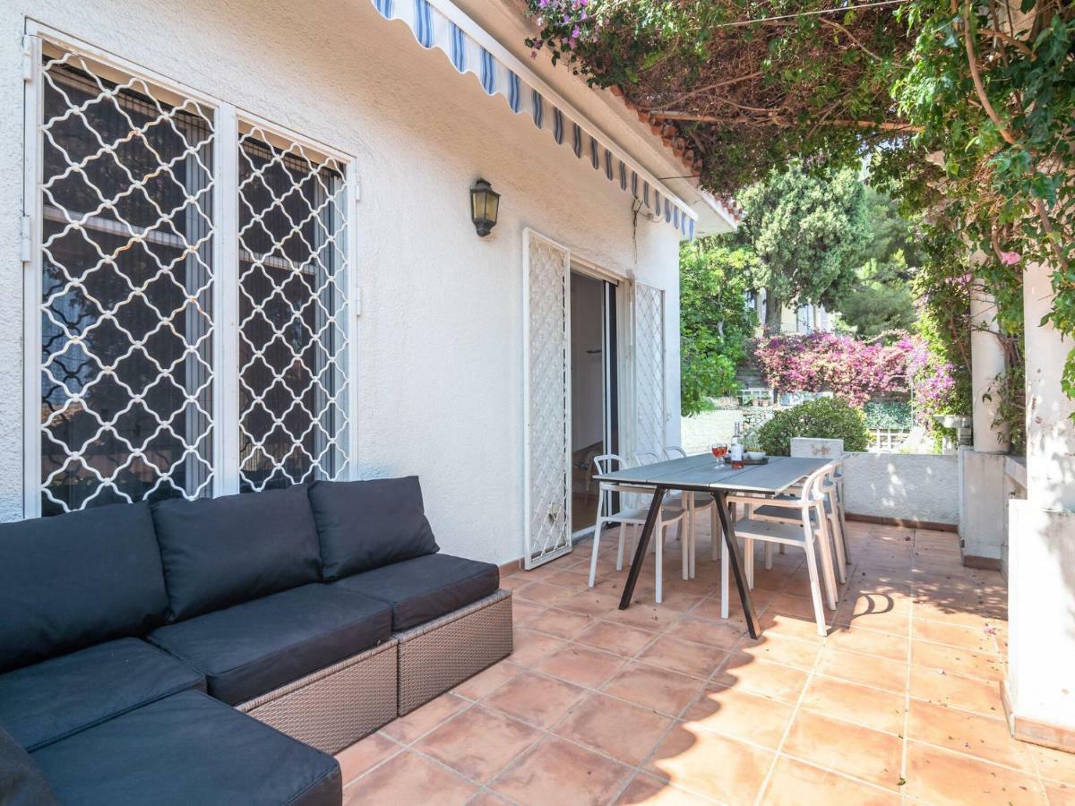Villa With Private Pool And Sublime Views Эз Экстерьер фото