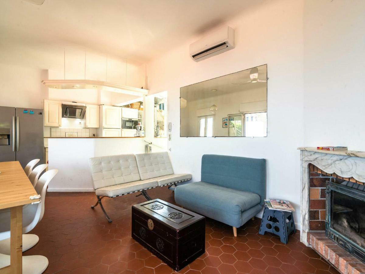 Villa With Private Pool And Sublime Views Эз Экстерьер фото